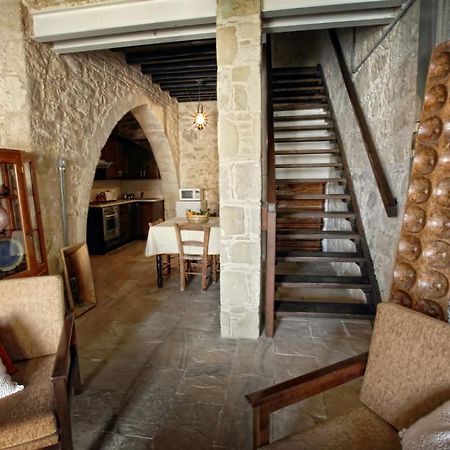 Leonidas Village Houses Goudhi Bagian luar foto