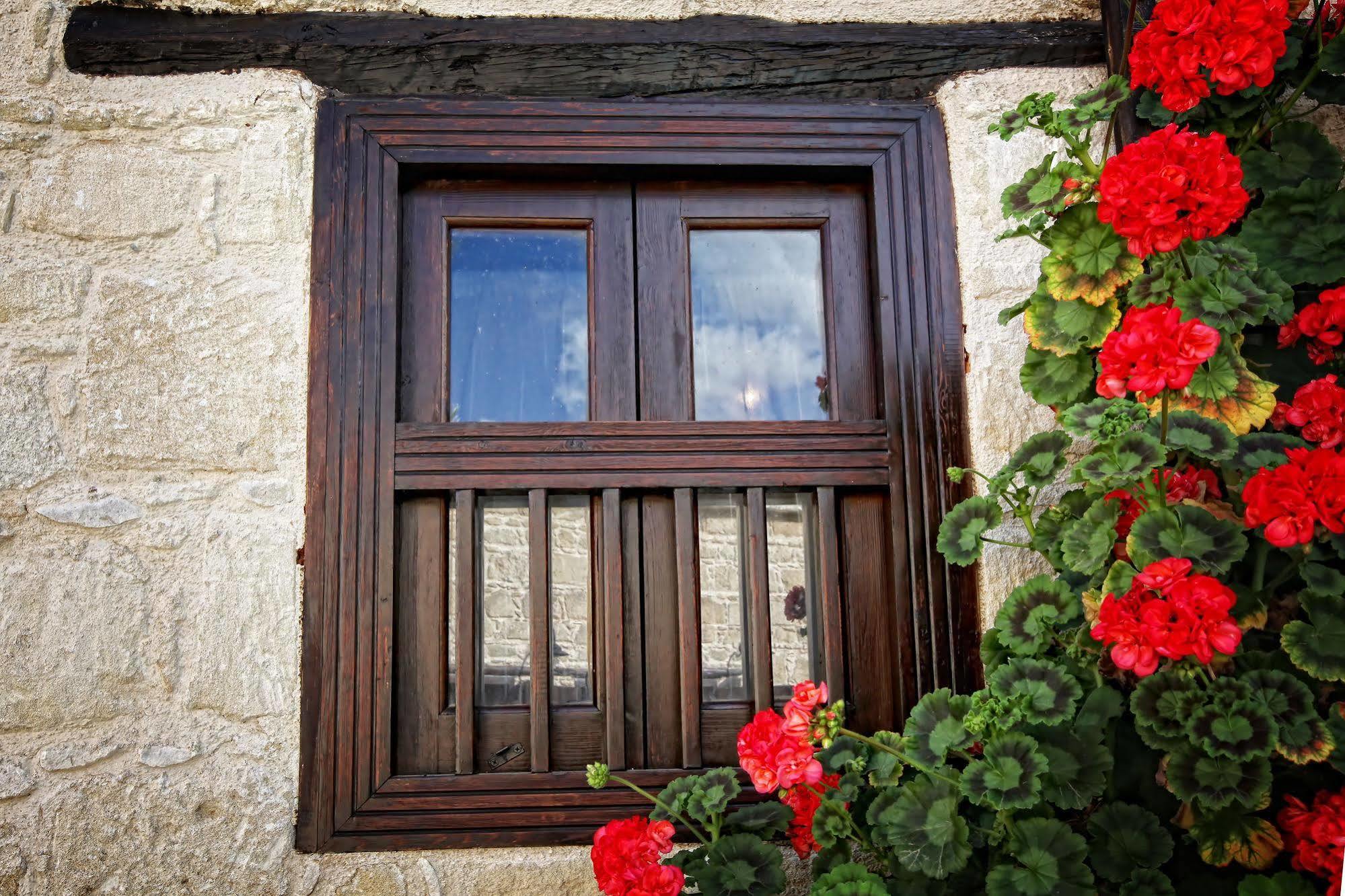 Leonidas Village Houses Goudhi Bagian luar foto