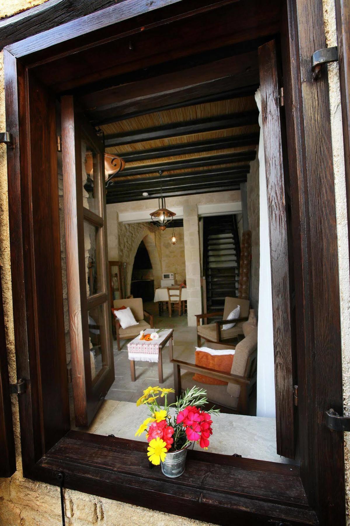 Leonidas Village Houses Goudhi Bagian luar foto